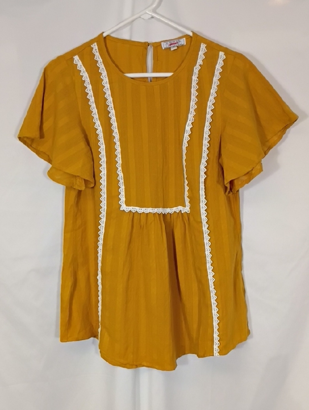 EUC Darling Mustard Lace Trim Flutter Sleeve Blouse Women's Size Small